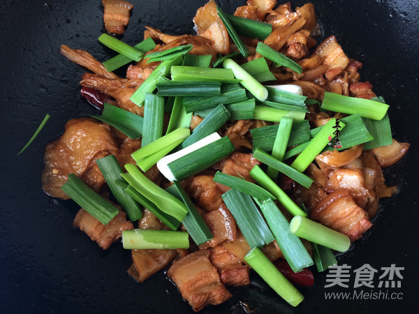 Grilled Pork Belly with Garlic Sprouts and Gluten recipe