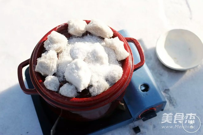 Anhydrous White Sliced Chicken in A Cast Iron Pan recipe