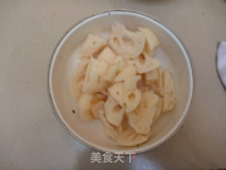 Stewed Pig's Feet with Lotus Root recipe