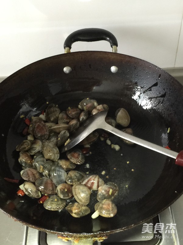 Stir-fried Clams recipe