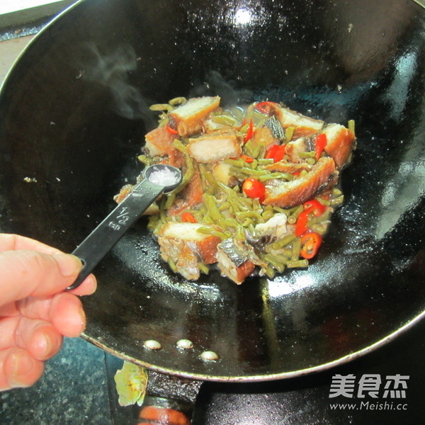 Stir-fried Cured Fish with Capers recipe