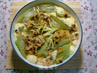 Steamed Egg with Clams and Loofah recipe