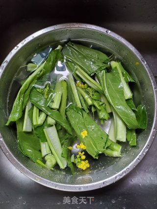 Stir-fried Chi Choy Heart with Garlic Slices recipe