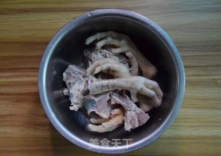 Stewed Chicken Feet with Papaya and Lily recipe