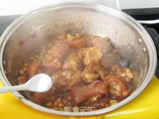 Spicy Red Fermented Bean Curd and Peanut Pork Feet recipe