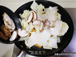 Mushroom and Cabbage Stewed Soybean Oil Skin Rolls recipe