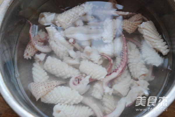 Skillfully Cut Squid Flower recipe