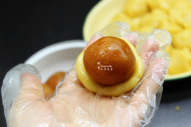 Cantonese-style Lotus Paste and Egg Yolk Mooncakes recipe