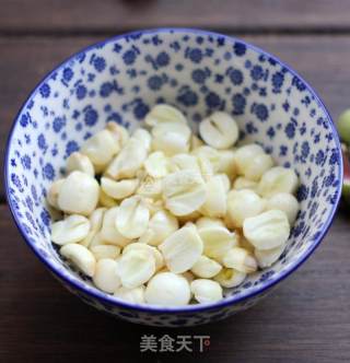 Seasonal Food---coconut Fragrant Lotus Seed Dew recipe