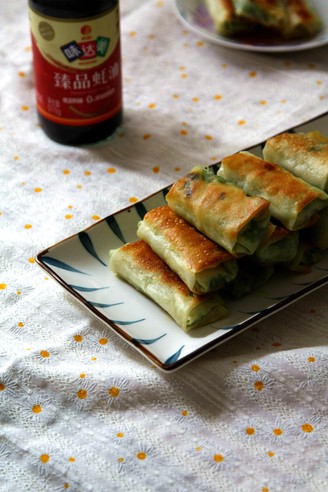 Spring Rolls with Dumpling Skin, Chives and Crab Fillet