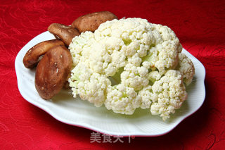 Stir-fried Cauliflower with Shiitake Mushrooms recipe