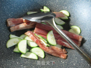 Zucchini Beef Slices Boiled and Shredded recipe