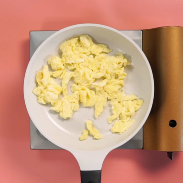Scrambled Eggs with Fungus recipe