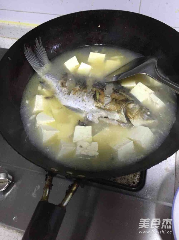 Milky White Crucian Fish Tofu Soup recipe