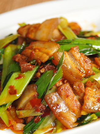 Stir-fried Pork with Garlic Sprouts recipe