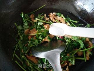 Fried Gluten with Coriander recipe