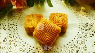 Cantonese-style Red Bean Paste Mooncakes recipe