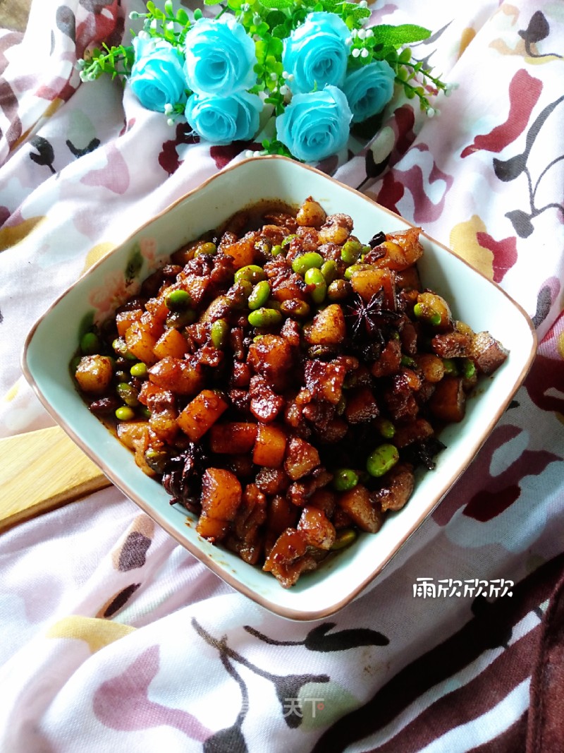 Stewed Pork Belly with Edamame recipe