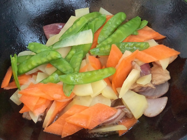 Stir-fried Tenderloin with Seasonal Vegetables recipe