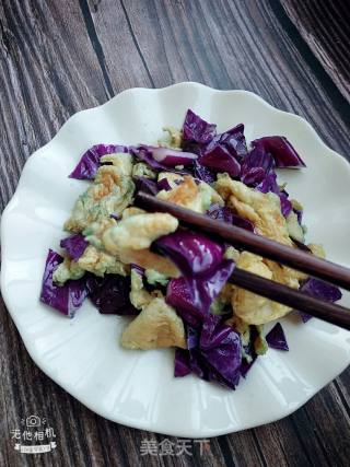 Scrambled Eggs with Purple Cabbage recipe