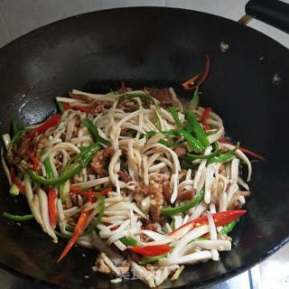 Fried Pork with Pleurotus Eryngii recipe