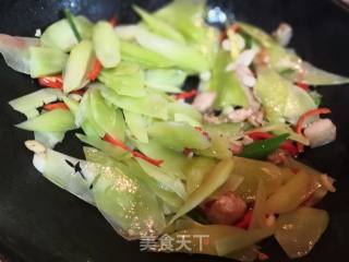 Stir-fried Pork Belly with Lettuce recipe