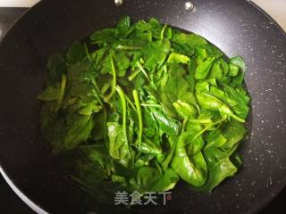 #团圆饭#scrambled Eggs with Spinach recipe