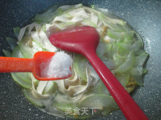 Sliced Mustard Noodles with Night Blossoms recipe