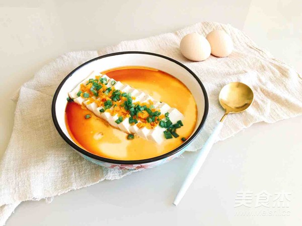 Steamed Tender Eggs with Salted Egg Yolk and Tofu recipe