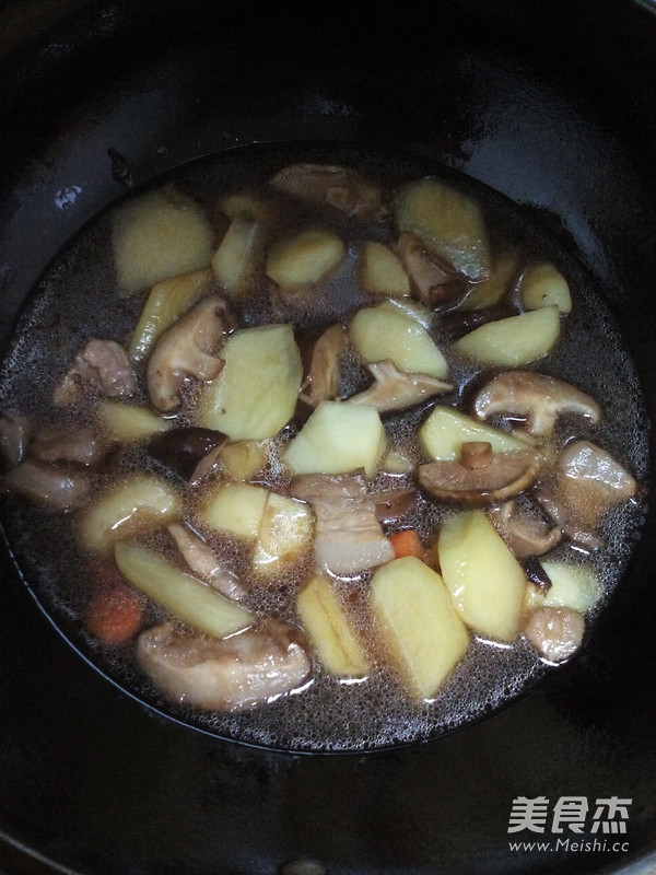 Stewed Potatoes with Mushrooms recipe