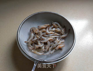 Stir-fried River Prawns with Leek Flowers recipe