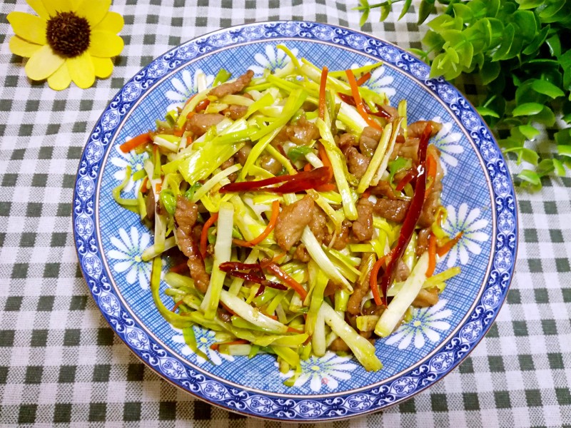 Stir-fried Shredded Pork with Chives recipe