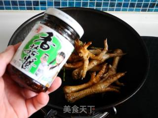 Grilled Chicken Feet with Mushroom Sauce recipe