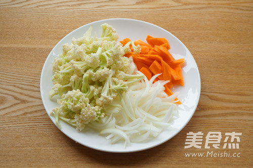 Stir-fried Carrots with Curry Cauliflower recipe