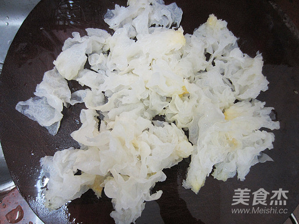 Cold White Fungus recipe