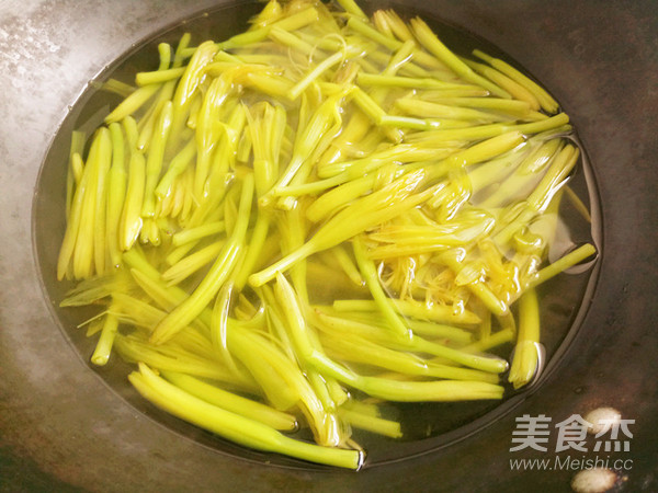 Stir-fried Daylily recipe