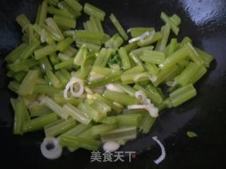 Stir-fried Celery with Eight Strips recipe