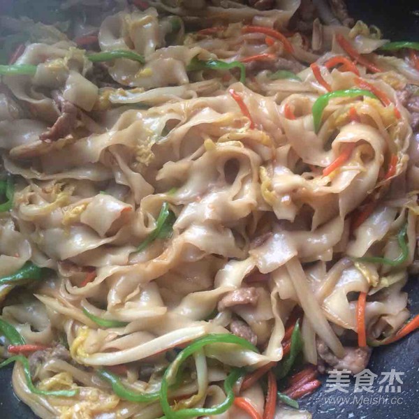 Fried Noodles with Cabbage and Pork recipe