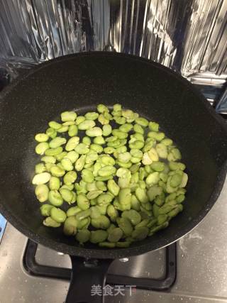 Fried Shrimp with Broad Beans recipe