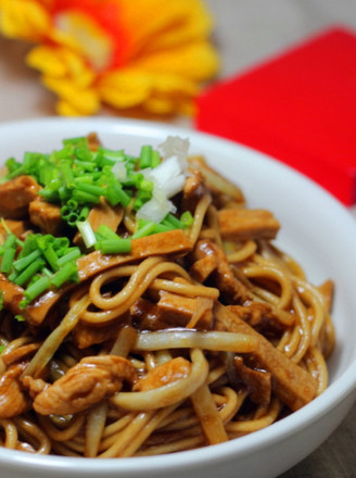 Leek Huang Xiang Dry Fried Noodles recipe