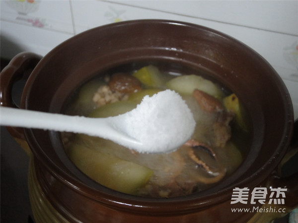 Boiled Pork Bones with Jelly and Barley Rice recipe