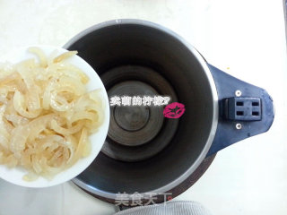 Winter Recipe: [1] How to Use A Soymilk Machine to Make Stewed Pork Skin Jelly recipe