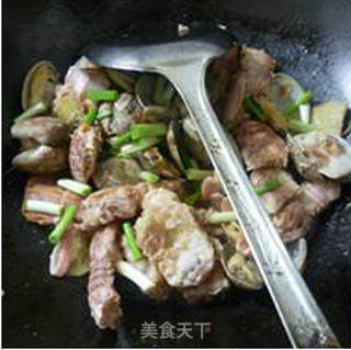 Fried Mantis Shrimp with Clams recipe