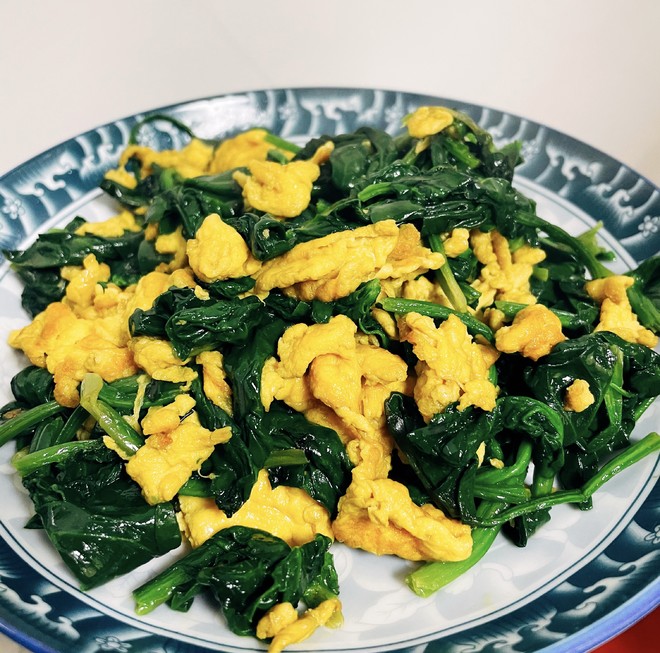 Here Comes The Scrambled Spinach with Eggs that Can Relieve Eye Fatigue recipe