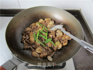 Beef Tenderloin with Straw Mushroom in Oyster Sauce recipe