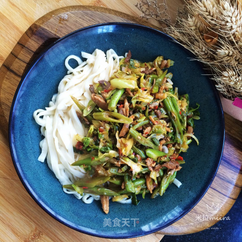 Tossed Noodles with Cabbage Beans and Shredded Pork