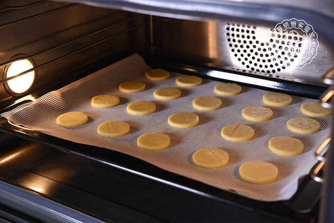 Matcha Sandwich Cookies recipe