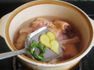 Lotus Root and Bacon Grass Chicken Soup recipe