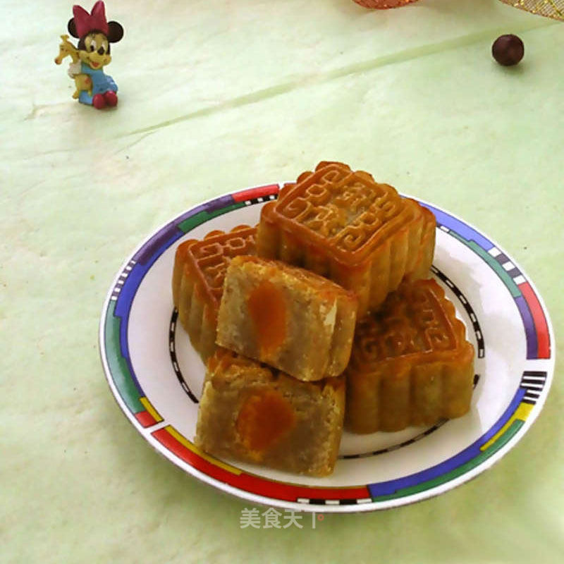 Transparent Skin Lotus Paste and Egg Yolk Mooncakes recipe