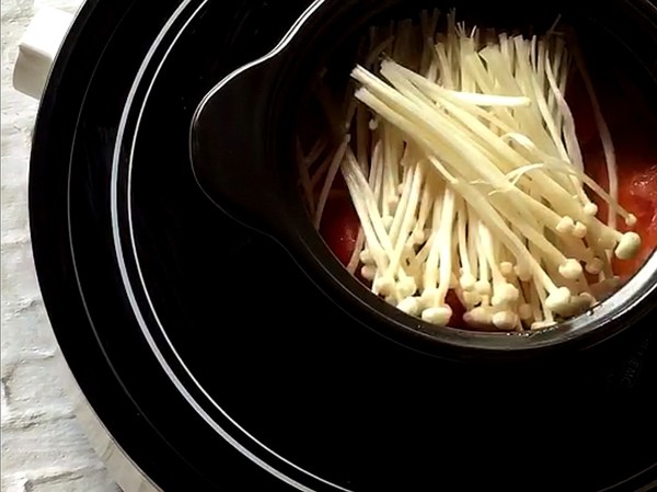 Tofu with Tomato and Enoki Mushroom recipe